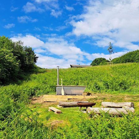 Brackenhill Glamping - Safari Tent With Hot Tub - Sleeps 6 Ivybridge Bagian luar foto