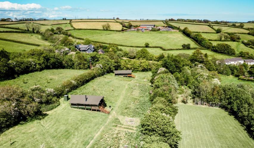 Brackenhill Glamping - Safari Tent With Hot Tub - Sleeps 6 Ivybridge Bagian luar foto