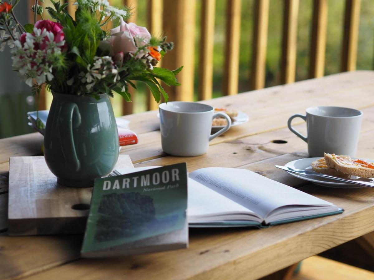 Brackenhill Glamping - Safari Tent With Hot Tub - Sleeps 6 Ivybridge Bagian luar foto