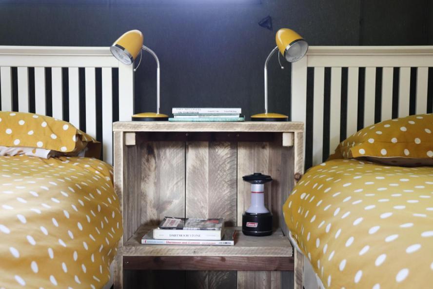 Brackenhill Glamping - Safari Tent With Hot Tub - Sleeps 6 Ivybridge Bagian luar foto