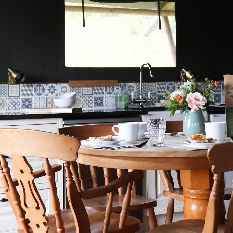 Brackenhill Glamping - Safari Tent With Hot Tub - Sleeps 6 Ivybridge Bagian luar foto